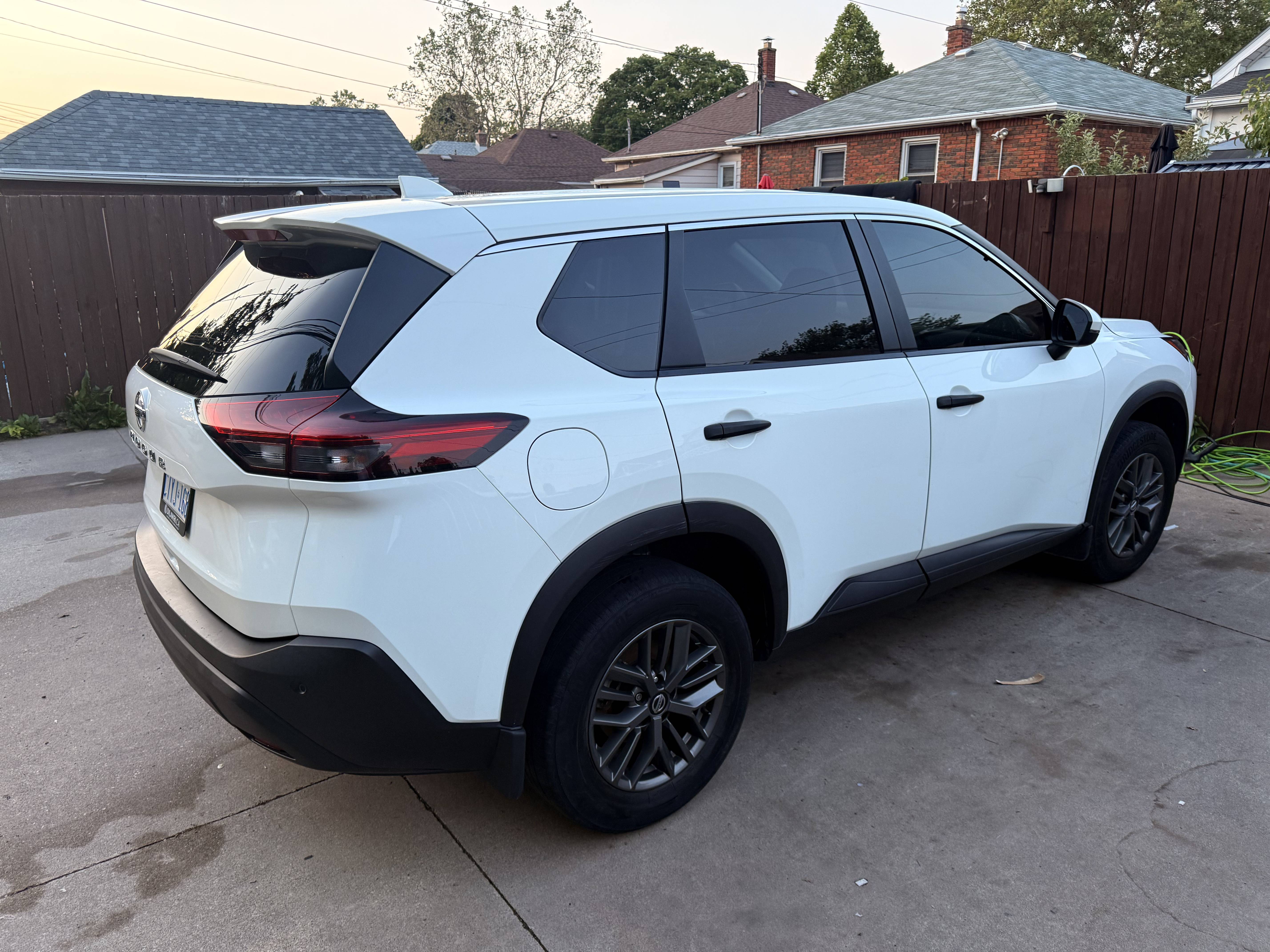 2021 Nissan Rogue Side